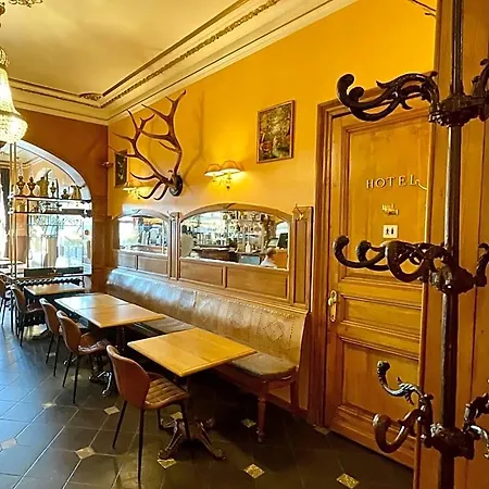 Des Ardennes Hotel
